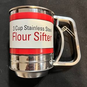 Flour sifter